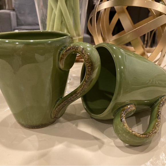 Pair of handmade and hand painted Corsica Green Jitra 14oz Mugs by Tabletops - Picture 10 of 10